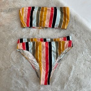 Billabong swimsuit (top:M/bottoms:L)